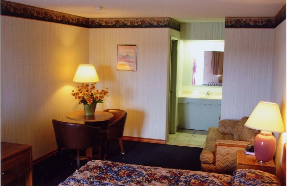 Hillcrest Inn & Suites 奥佐纳 客房 照片