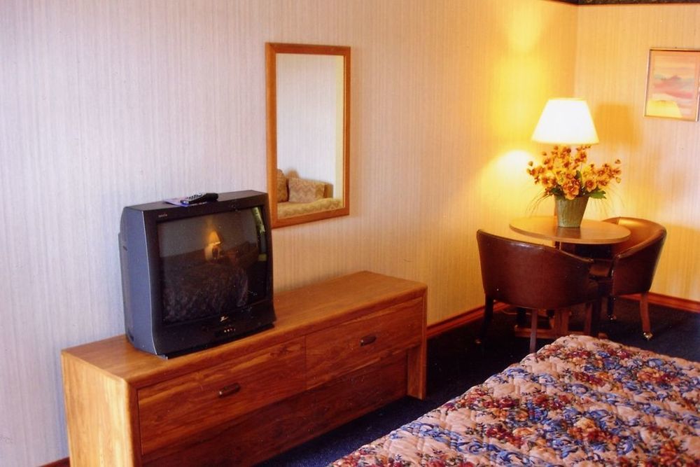 Hillcrest Inn & Suites 奥佐纳 客房 照片