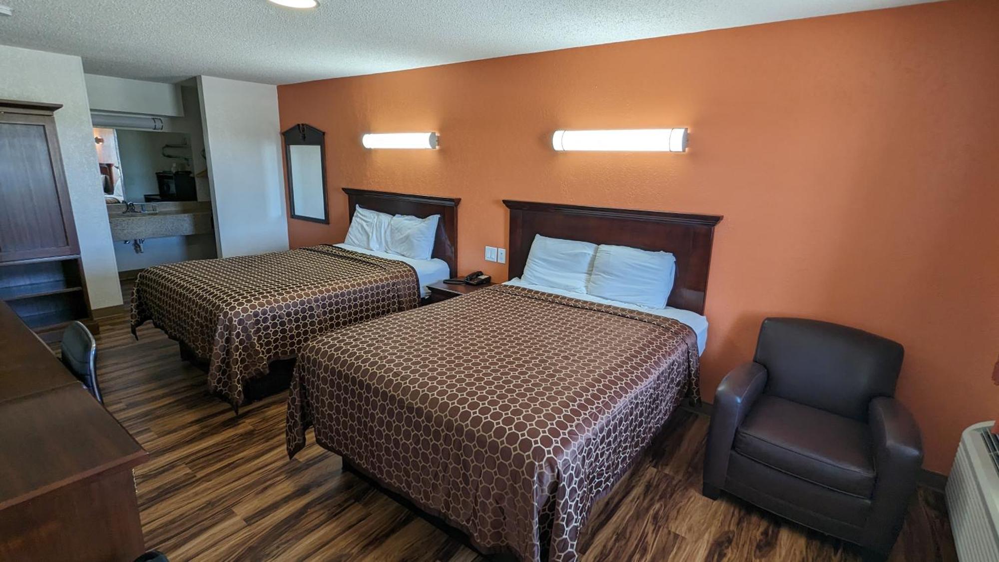 Hillcrest Inn & Suites 奥佐纳 外观 照片