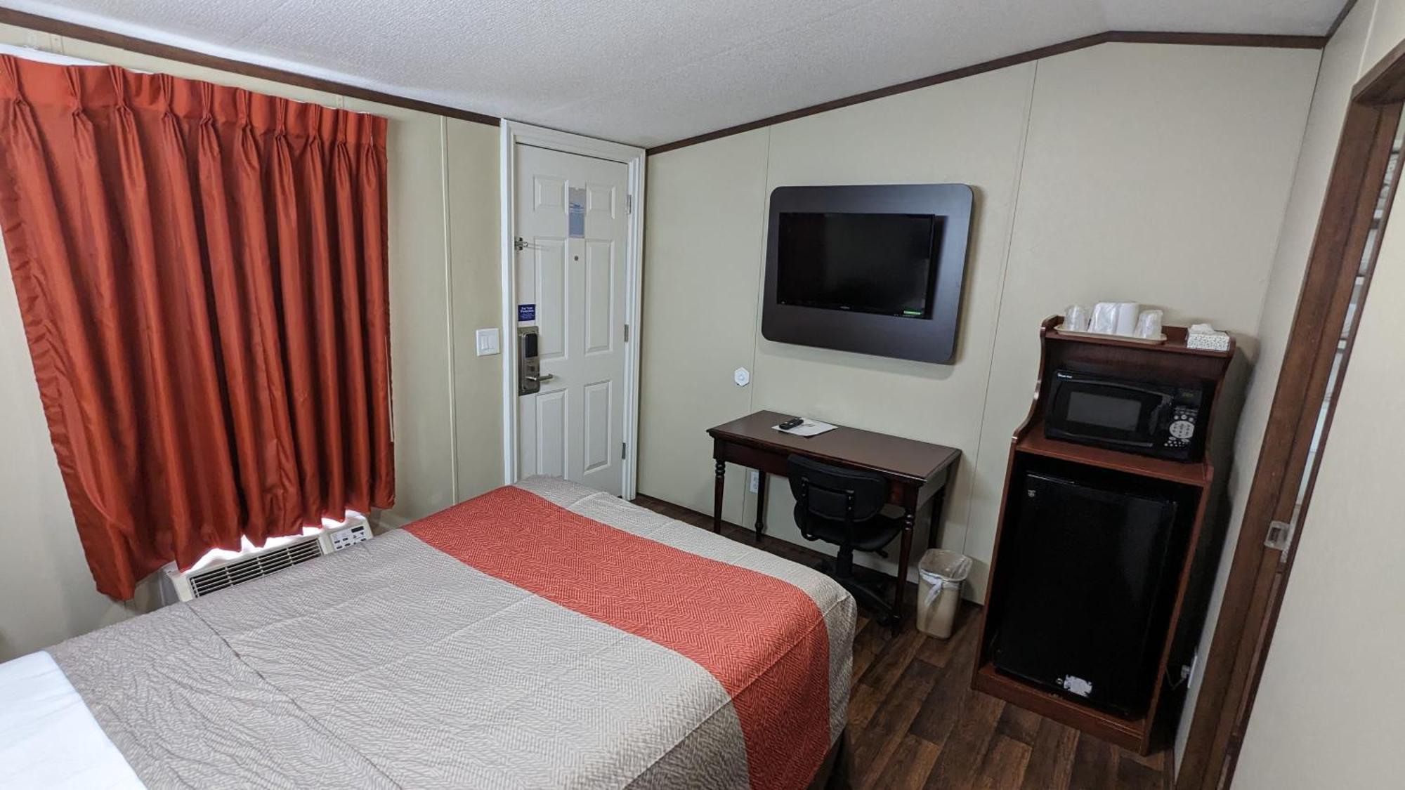 Hillcrest Inn & Suites 奥佐纳 外观 照片